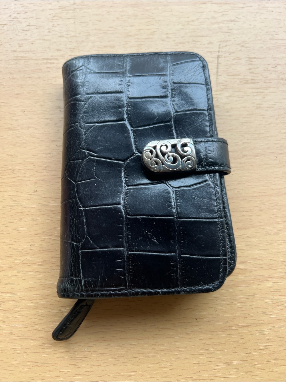 BRIGHTON Womens Wallet Leather Luxury Black Crocodile Design Bi-fold Zipper Snap